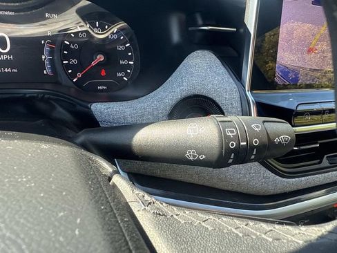 Used 2024 Jeep Compass Latitude image 32