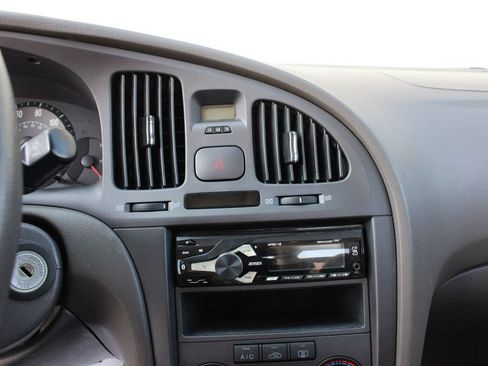Used 2004 Hyundai Elantra GLS FWD image 12