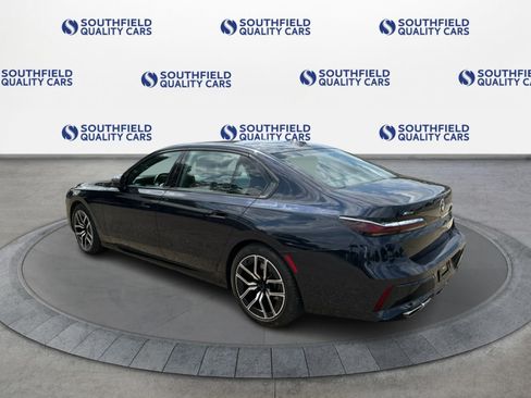 Used 2023 BMW 760i xDrive w/ Luxury Rear Seating Package AWD/4WD image 4