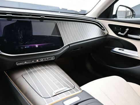 Used 2025 Mercedes-Benz E 450 4MATIC Sedan image 21