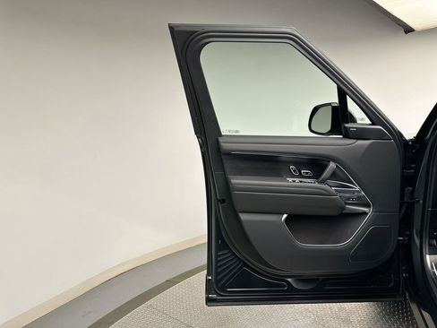 New 2026 Land Rover Range Rover SE AWD/4WD image 17