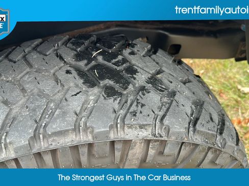 Used 2015 Jeep Wrangler Unlimited Rubicon w/ Connectivity Group image 16