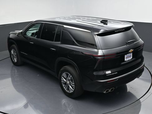Used 2024 Chevrolet Traverse LS FWD image 48