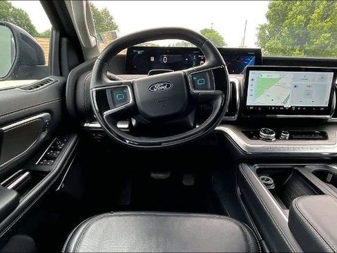 Certified 2025 Ford Expedition Max Platinum AWD/4WD image 3