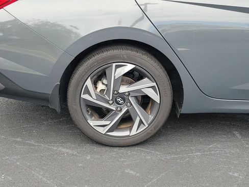 Used 2025 Hyundai Elantra Sport FWD image 7