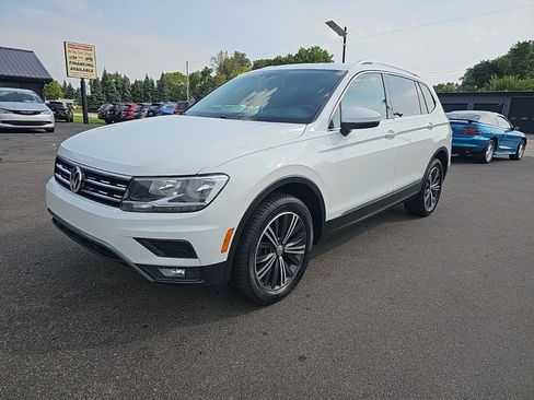 Used 2019 Volkswagen Tiguan SEL w/ 3rd Row Seat Package AWD/4WD image 7