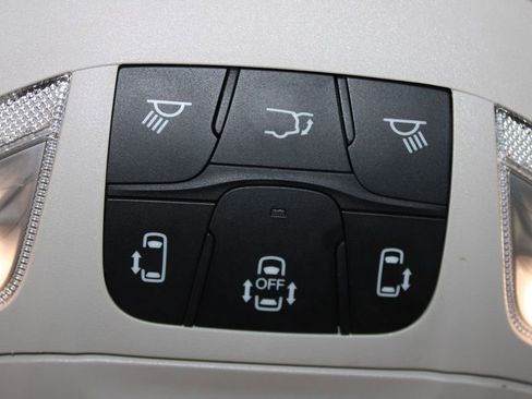 Used 2024 Chrysler Pacifica Touring-L image 52