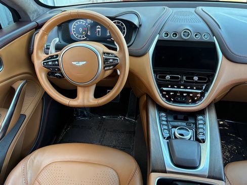 Used 2021 Aston Martin DBX AWD/4WD image 12