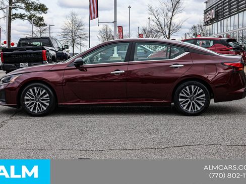 Used 2025 Nissan Altima 2.5 SV image 10