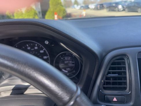 Used 2021 Honda HR-V Sport image 14