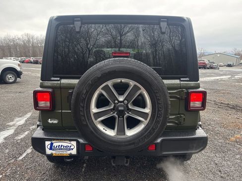 Used 2021 Jeep Wrangler Unlimited Sahara w/ Uconnect 4C Nav & Sound Group image 8