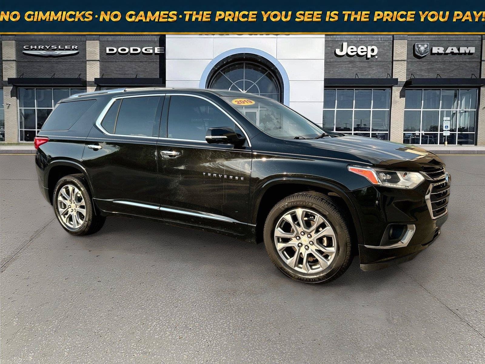 Used 2019 Chevrolet Traverse Premier w/ Driver Confidence II Package FWD image 1