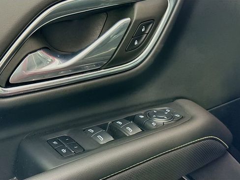 Used 2024 Chevrolet Suburban Premier image 21