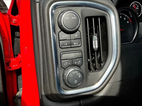 Used 2021 Chevrolet Silverado 1500 LT AWD/4WD image 14