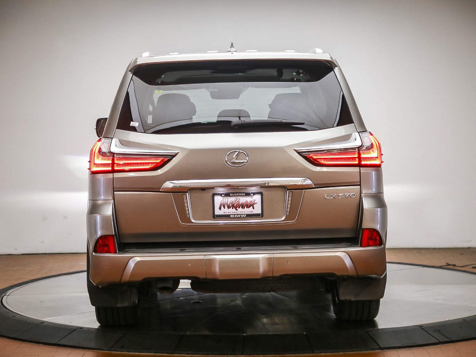 Used 2019 Lexus LX 570 4WD image 3