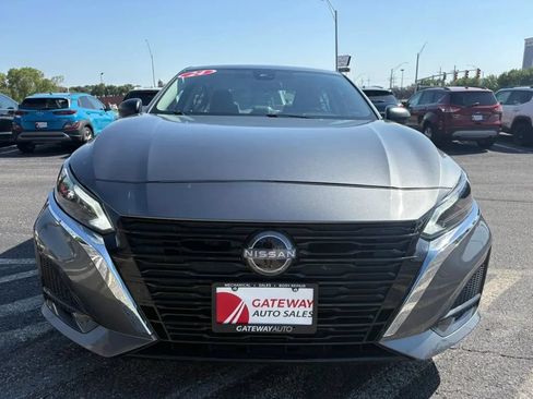 Used 2024 Nissan Altima 2.5 SV FWD image 8