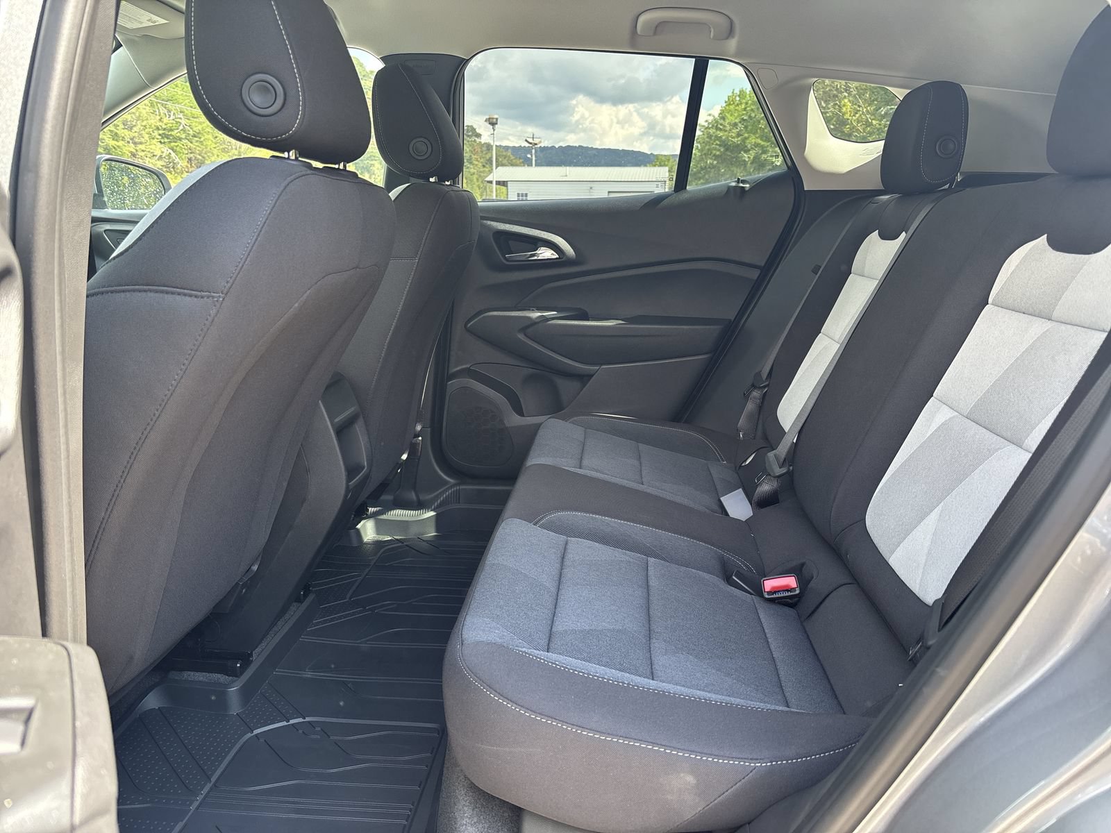 New 2026 Chevrolet Trax LS w/ LS Convenience Package FWD image 24
