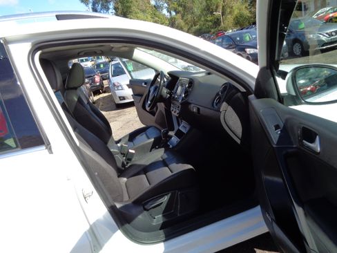 Used 2015 Volkswagen Tiguan SEL image 16