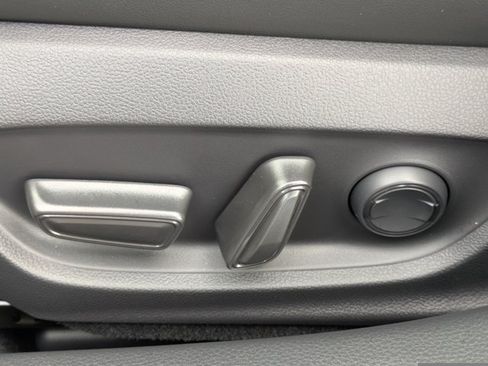 New 2026 Toyota Prius Plug-In Hybrid FWD image 19