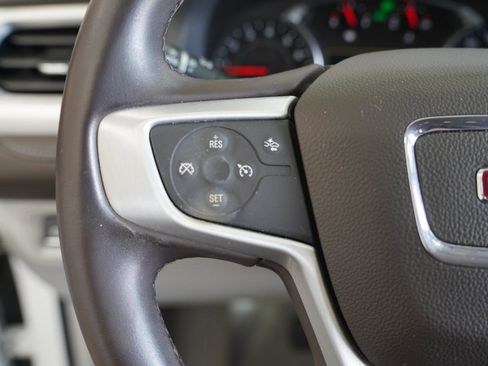 Used 2023 GMC Acadia SLT FWD image 13