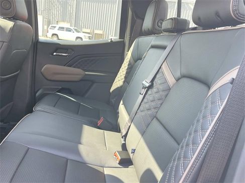 Used 2024 GMC Canyon Denali image 22