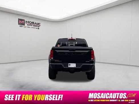 Used 2025 Chevrolet Colorado ZR2 w/ Technology Package AWD/4WD image 6