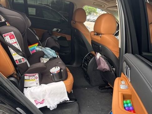 Used 2021 BMW X7 xDrive40i w/ Executive Package image 5