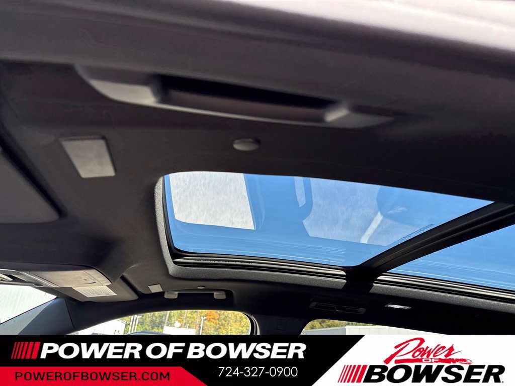 New 2027 Chevrolet Traverse RS w/ LPO, Floor Liner Package AWD/4WD image 8