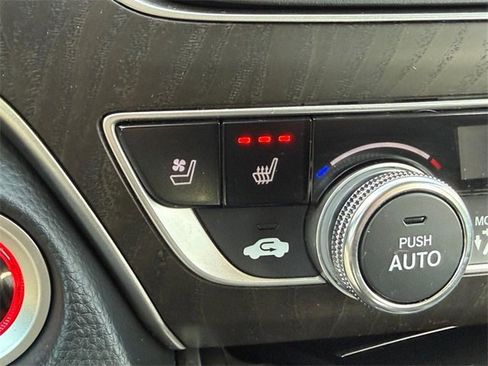 Used 2018 Honda Accord Touring image 22