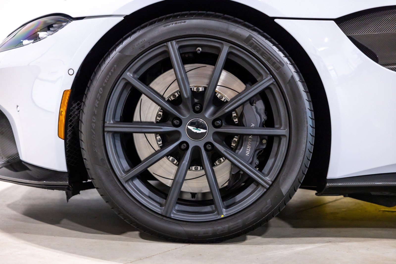 Used 2019 Aston Martin V8 Vantage Coupe RWD image 19