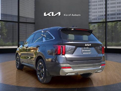 Used 2025 Kia Sorento S w/ Panoramic Sunroof Package FWD image 16