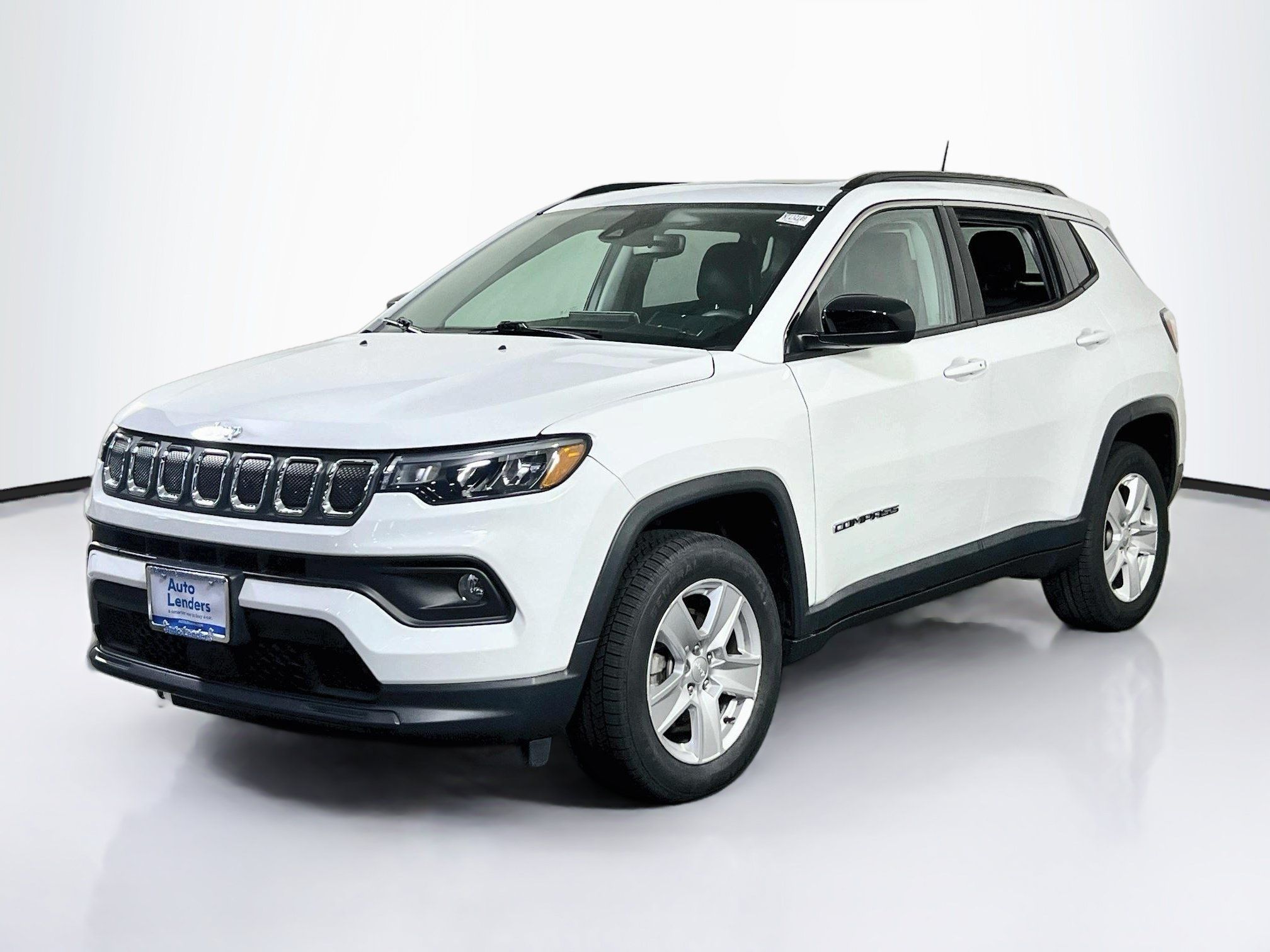 Used 2022 Jeep Compass Latitude w/ Sun and Sound Group AWD/4WD image 1