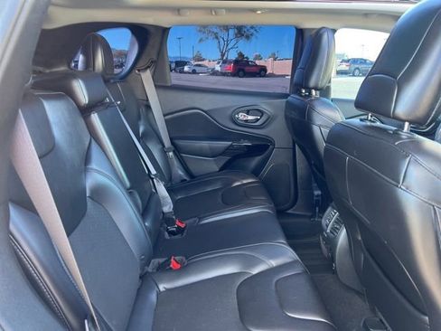 Used 2019 Jeep Cherokee Latitude Plus image 21