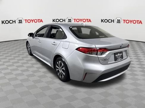 Used 2021 Toyota Corolla LE image 6