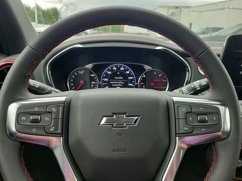 Used 2025 Chevrolet Blazer RS w/ Enhanced Convenience Package image 9