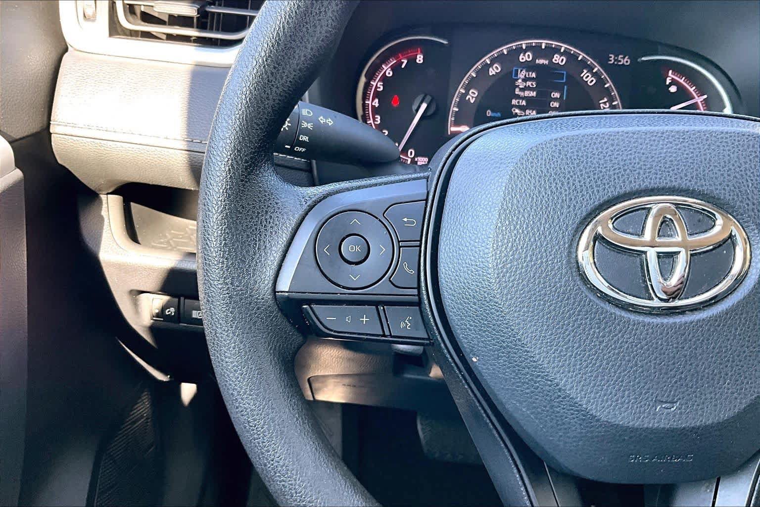 Used 2023 Toyota RAV4 LE AWD/4WD image 23