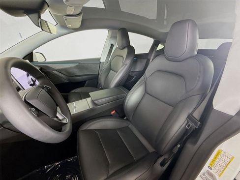 Used 2026 Tesla Model Y 2WD image 2