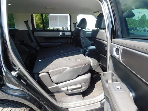 Used 2024 Hyundai Santa Fe SEL FWD image 28
