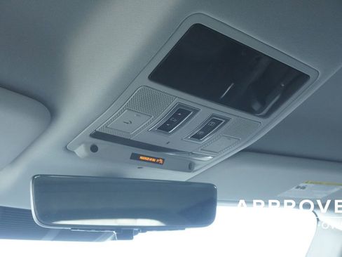 Used 2025 Land Rover Defender 110 S image 16