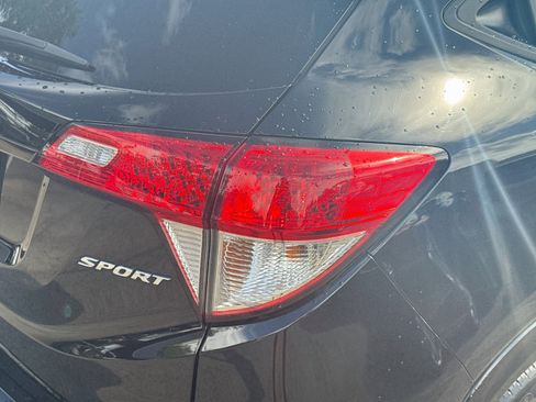 Used 2021 Honda HR-V Sport image 23