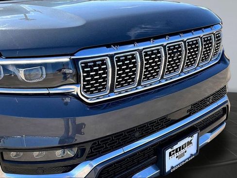 Used 2022 Jeep Grand Wagoneer Series II w/ Flexible Seating Group image 29