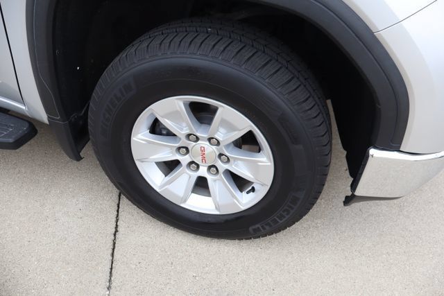 Used 2019 GMC Sierra 1500 SLE w/ SLE Value Package AWD/4WD image 8