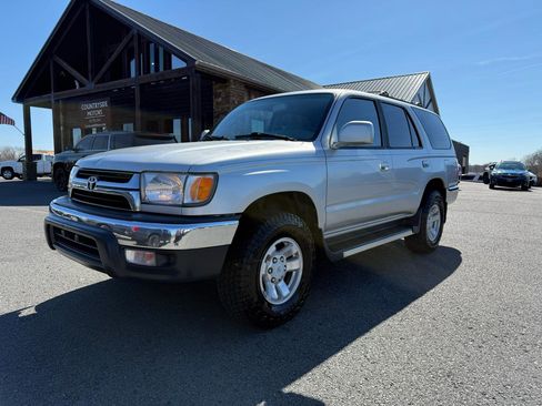 Used 2002 Toyota 4Runner SR5 image 2