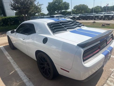 Used 2018 Dodge Challenger R/T Scat Pack RWD image 2