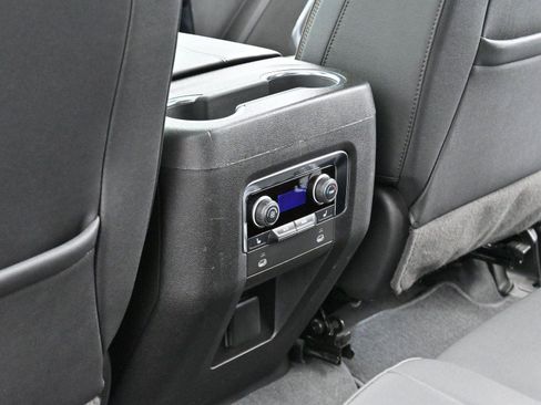 Used 2022 Chevrolet Suburban High Country image 34