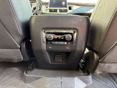 Used 2022 Chevrolet Tahoe Z71 w/ Luxury Package AWD/4WD image 20