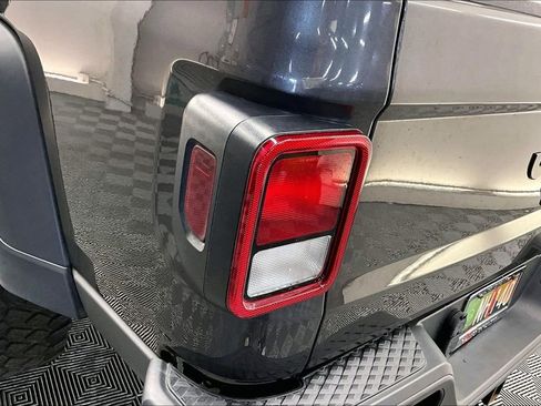 Used 2020 Jeep Gladiator Sport w/ Trailer Tow Package image 27