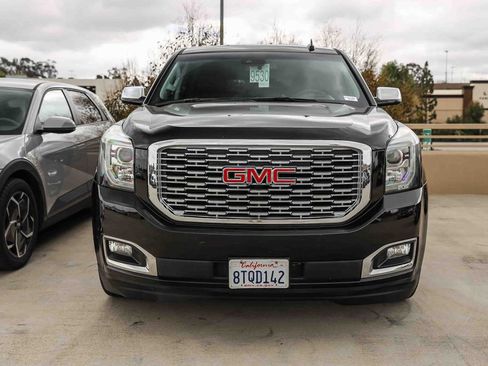 Used 2020 GMC Yukon XL Denali w/ Denali Ultimate Package AWD/4WD image 2