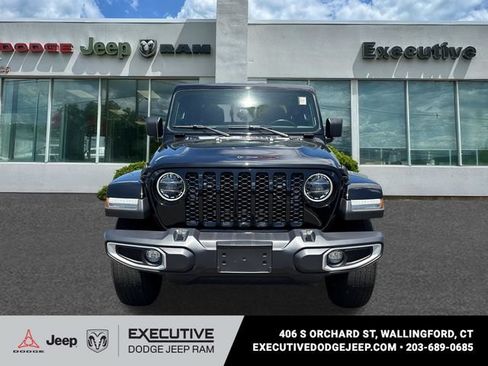 Used 2022 Jeep Gladiator Sport AWD/4WD image 6