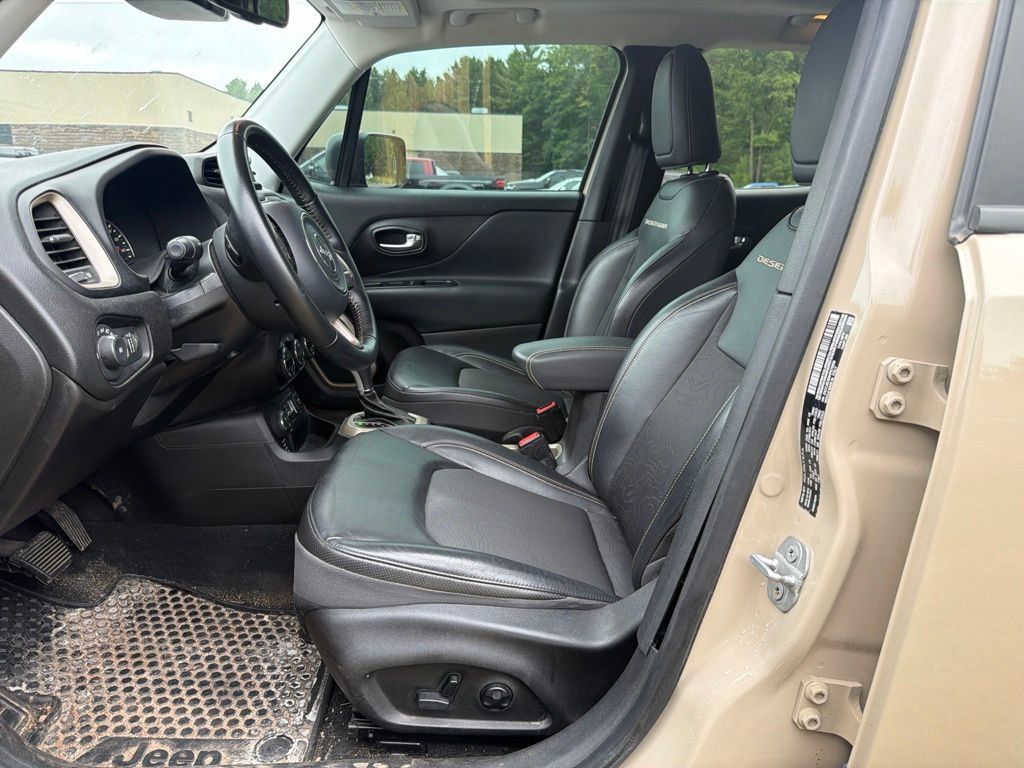 Used 2017 Jeep Renegade Trailhawk AWD/4WD image 17